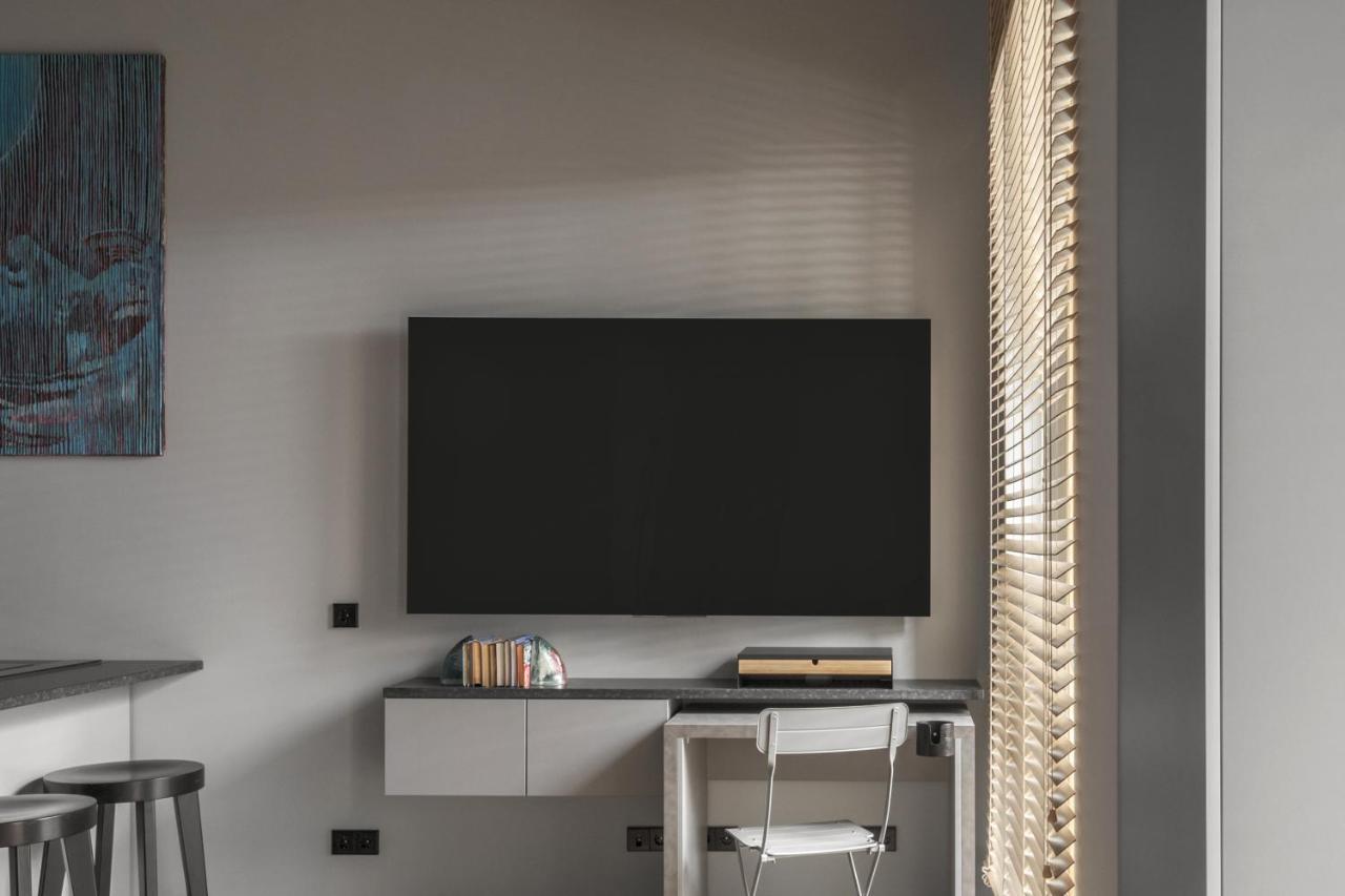 Ivis House Modern Apartment In Vilnius Old Town With Balcony Exterior photo