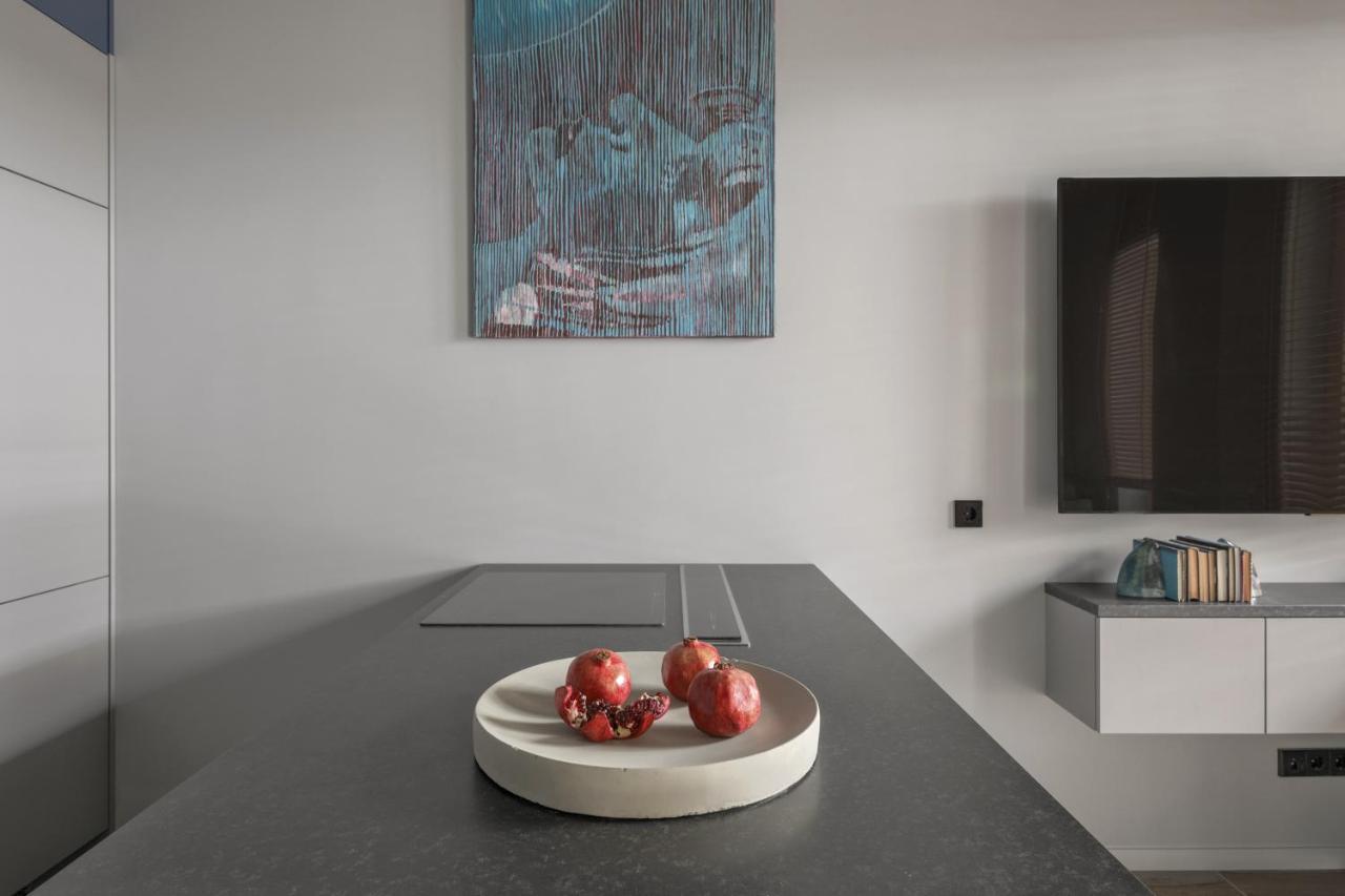 Ivis House Modern Apartment In Vilnius Old Town With Balcony Exterior photo