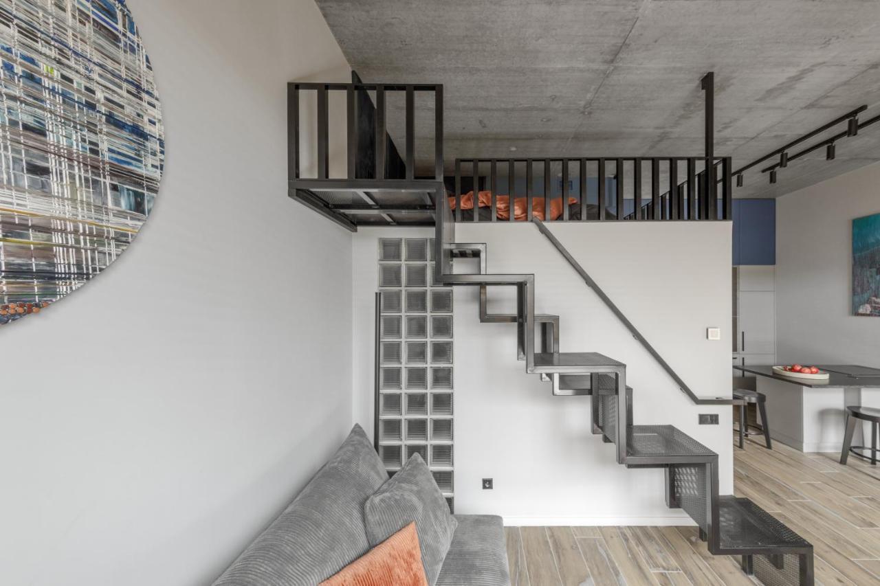 Ivis House Modern Apartment In Vilnius Old Town With Balcony Exterior photo
