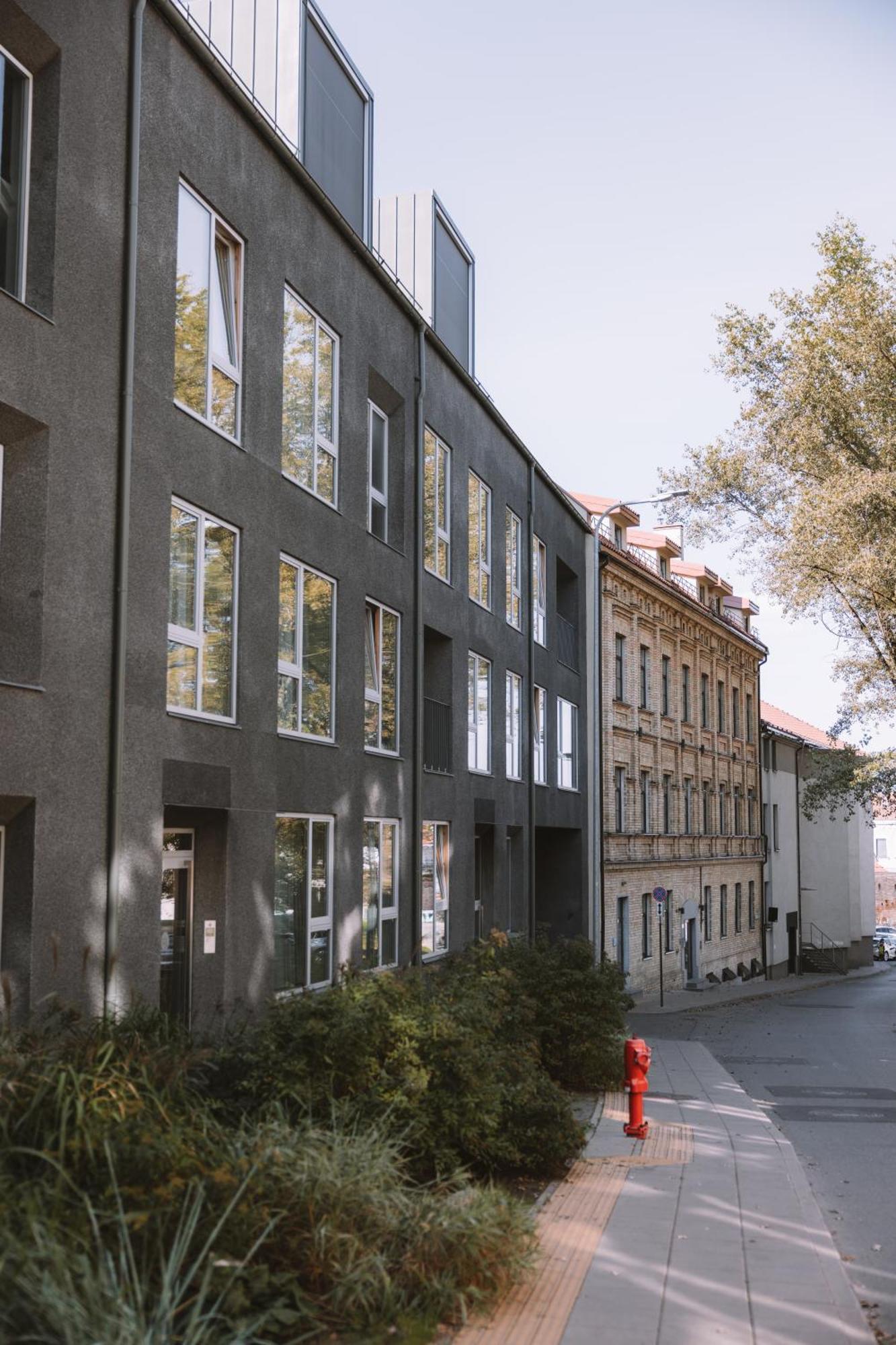 Ivis House Modern Apartment In Vilnius Old Town With Balcony Exterior photo